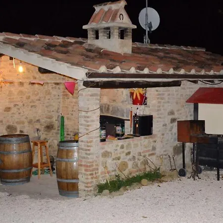 Κατάλυμα σε φάρμα Perugia Farmhouse *